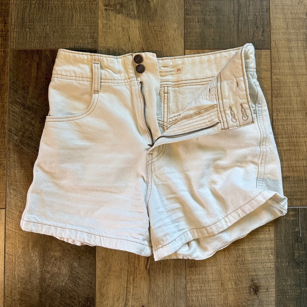 Levi’s High Wasted Shorts